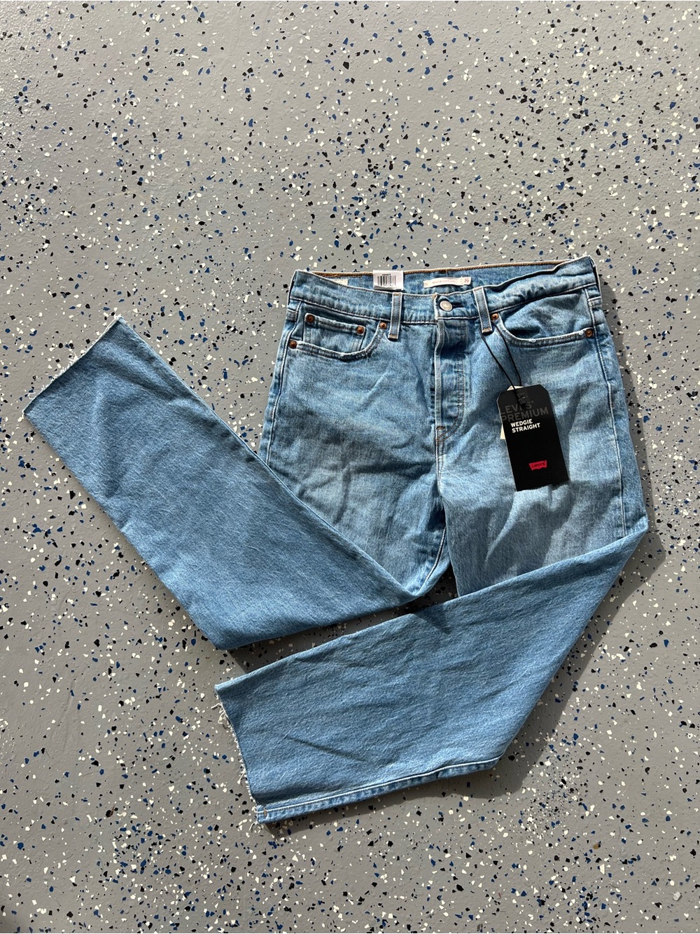 Levi's Premium Wedgie Straight Jeans Light Wash NWT Size 29